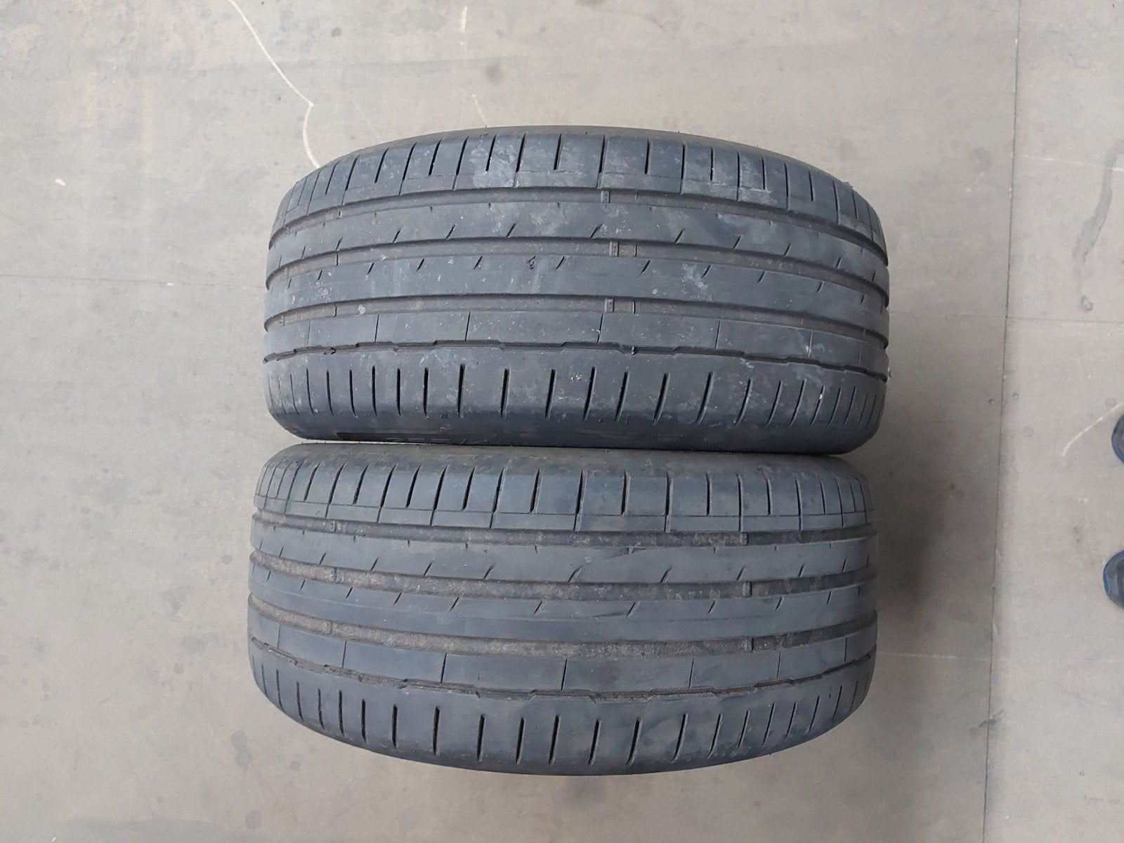 2 x zomerband 255/45R19 Hankook Ventus S1
EVO 3 EV, Ophalen