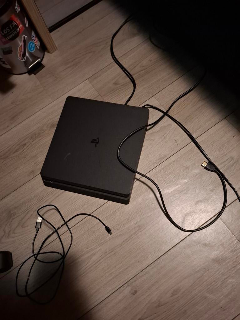 PS4 Slim (geen disc functie), Spelcomputers en Games, Spelcomputers | Sony PlayStation 4, Ophalen of Verzenden, Zonder controller