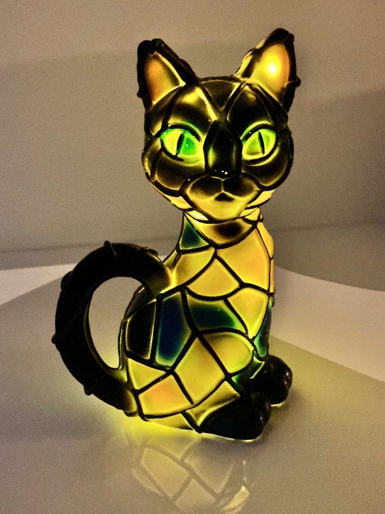 Tiffany stijl lampje kat - NIEUW in doos, Huis en Inrichting, Lampen | Tafellampen, Ophalen of Verzenden, Nieuw, Kunststof