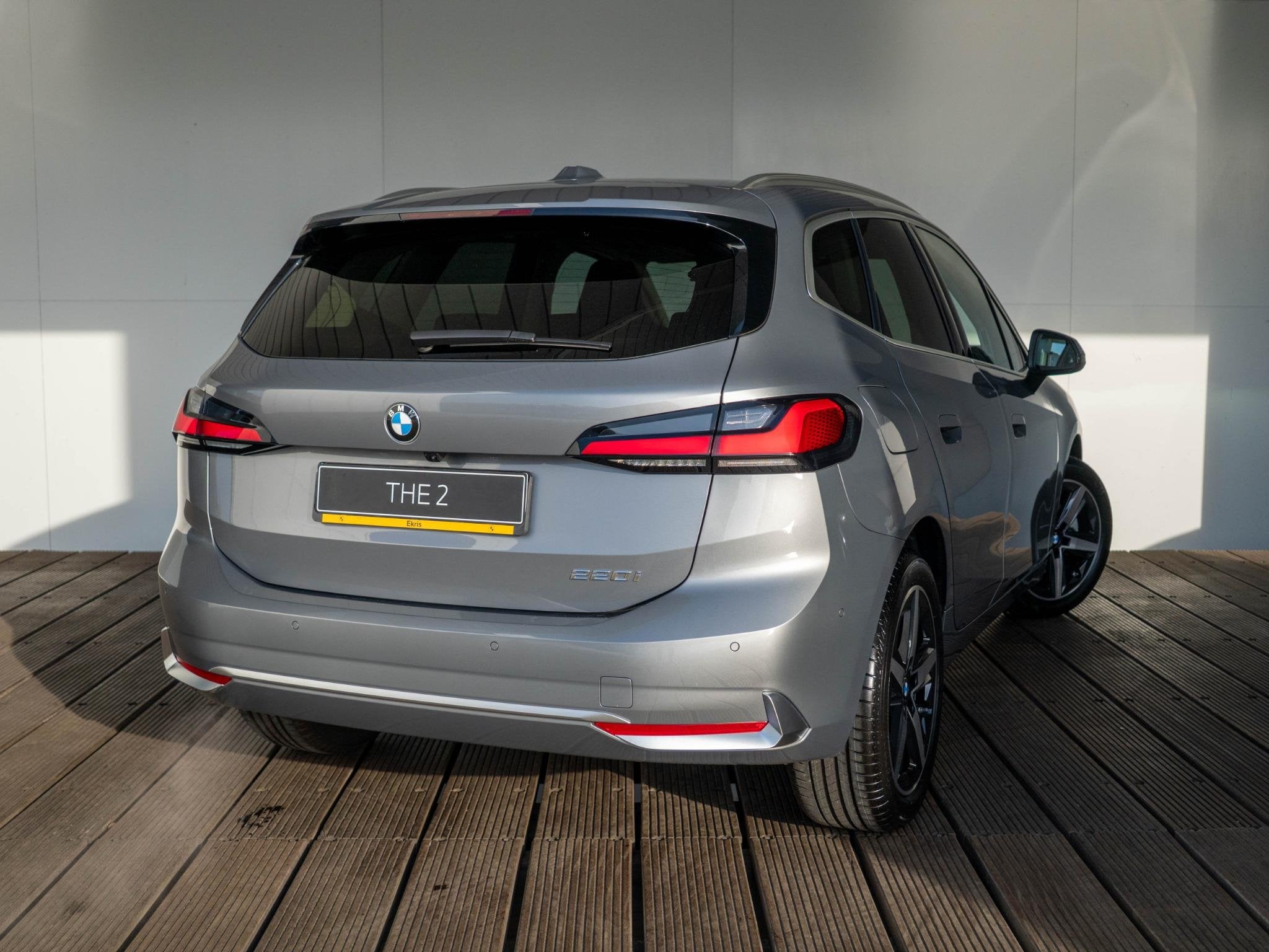 BMW 2 Serie Active Tourer 220i Luxury Line | Equipment Packa, Stof, 156 pk, Bedrijf, Nieuw