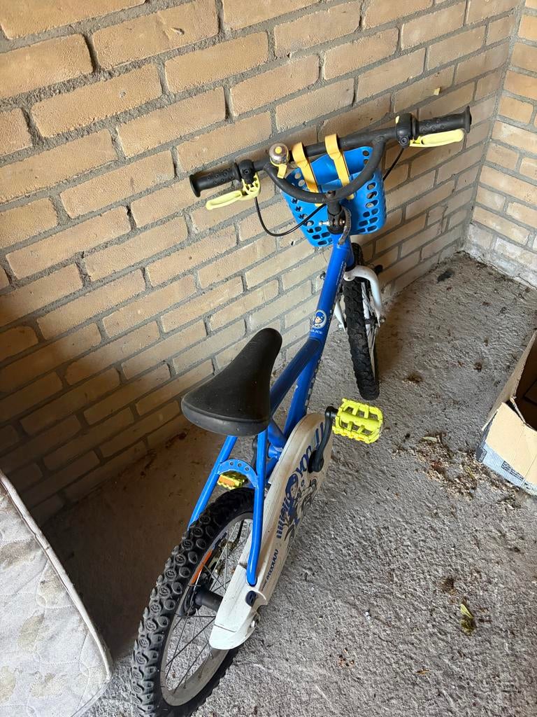 Kinderfiets 16 inch - Blauw met geel, Fietsen en Brommers, Fietsen | Kinderfietsjes, Ophalen, Gebruikt, 16 tot 20 inch