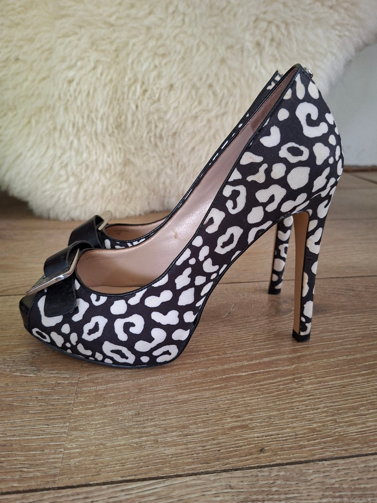Guess Pumps maat 39 met luipaardprint en hoge hakken, Pumps, Guess, Zwart, Ophalen of Verzenden