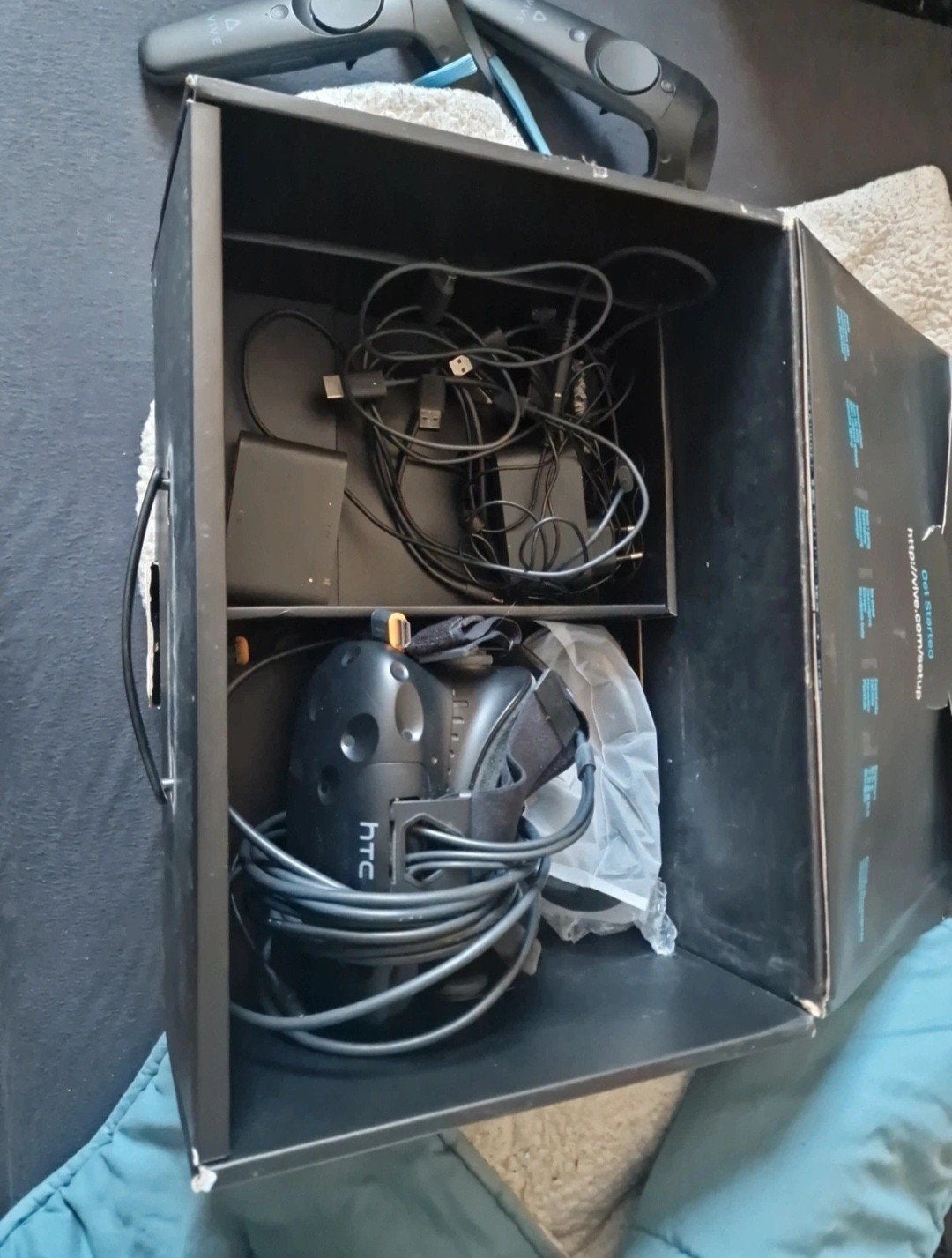 HTC Vive VR-bril met controllers en alle kabels, Ophalen of Verzenden, Gebruikt, VR-bril, Pc