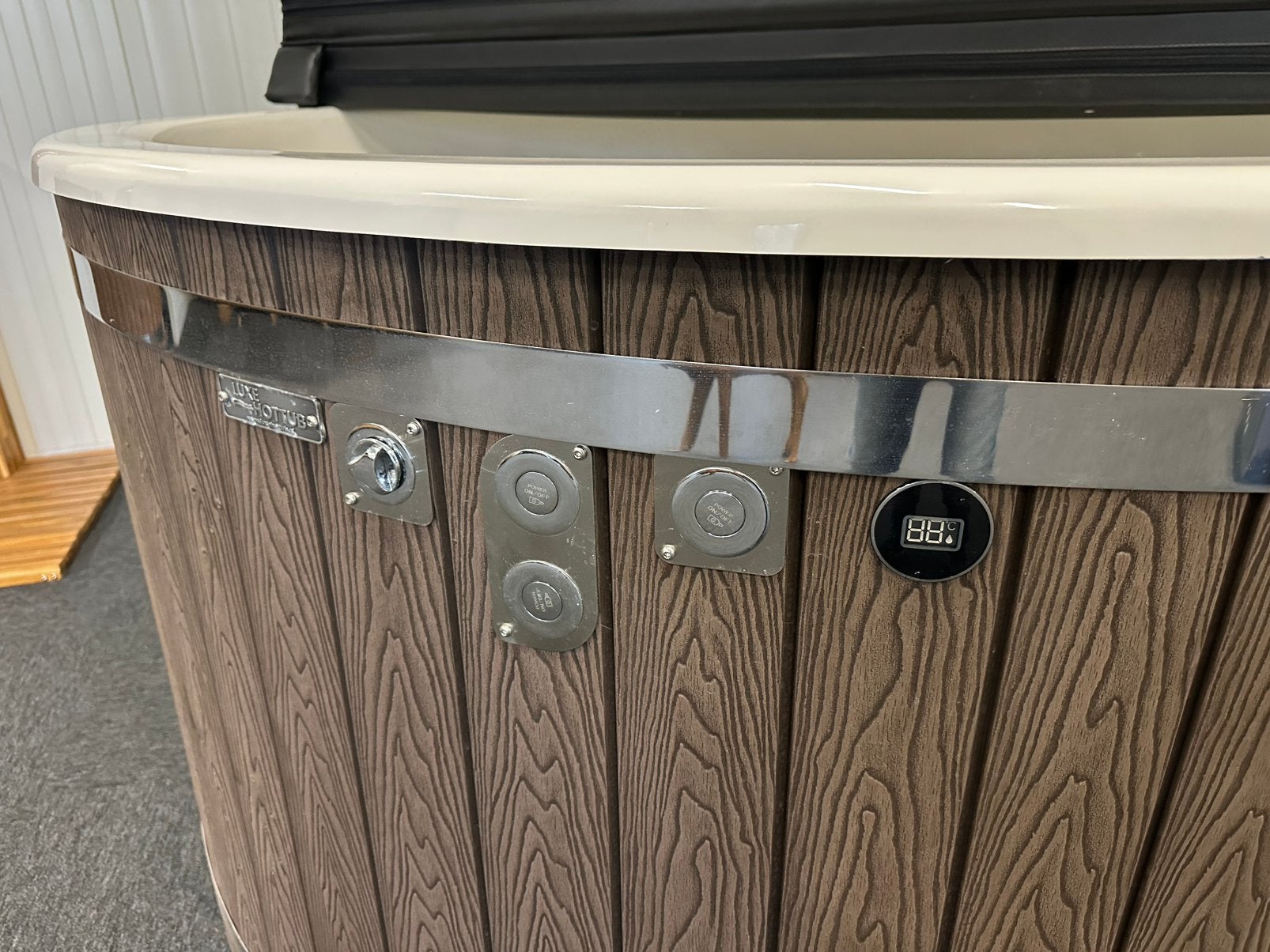 Luxe hottub ZEER SCHERP lichte transport schade, Tuin en Terras, Ophalen of Verzenden, Zo goed als nieuw, Pomp