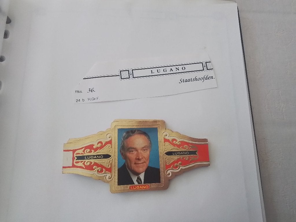 Sigarenbandjes lugano zonder reeksnummer staatshoofden, Verzamelen, Ophalen of Verzenden, Gebruikt, Sigarenbandjes