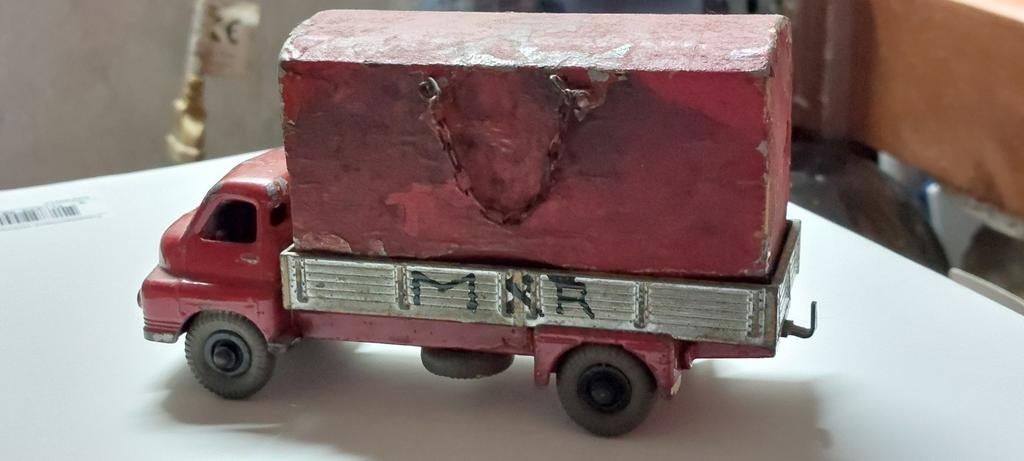 Vintage Speelgoed Vrachtwagen - Rood met Zeil, Overige merken, Gebruikt, 1:50 of kleiner, Ophalen of Verzenden