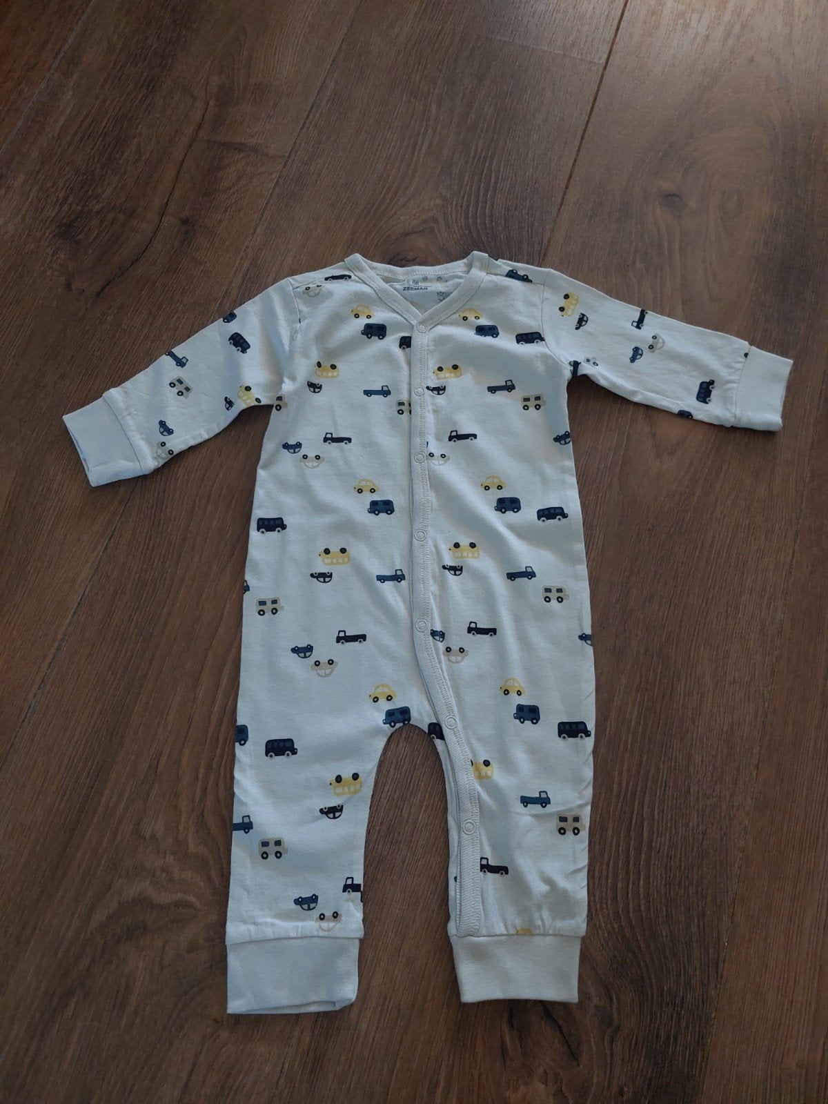 Vrolijk boxpakje met allover print van voertuigen mt 68 zgan, Kinderen en Baby's, Babykleding | Maat 68, Zeeman, Ophalen of Verzenden