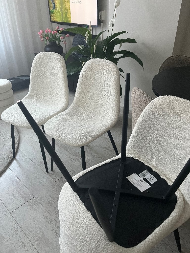 Eettafel stoel teddy wit, Huis en Inrichting, Stoelen, Ophalen, Wit, Zo goed als nieuw, Stof