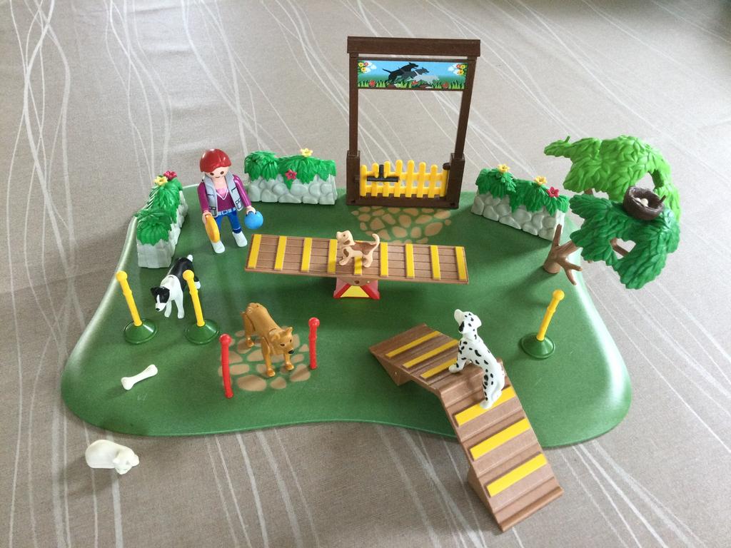 Playmobil honden school 6145, Kinderen en Baby's, Speelgoed | Playmobil, Ophalen of Verzenden, Zo goed als nieuw