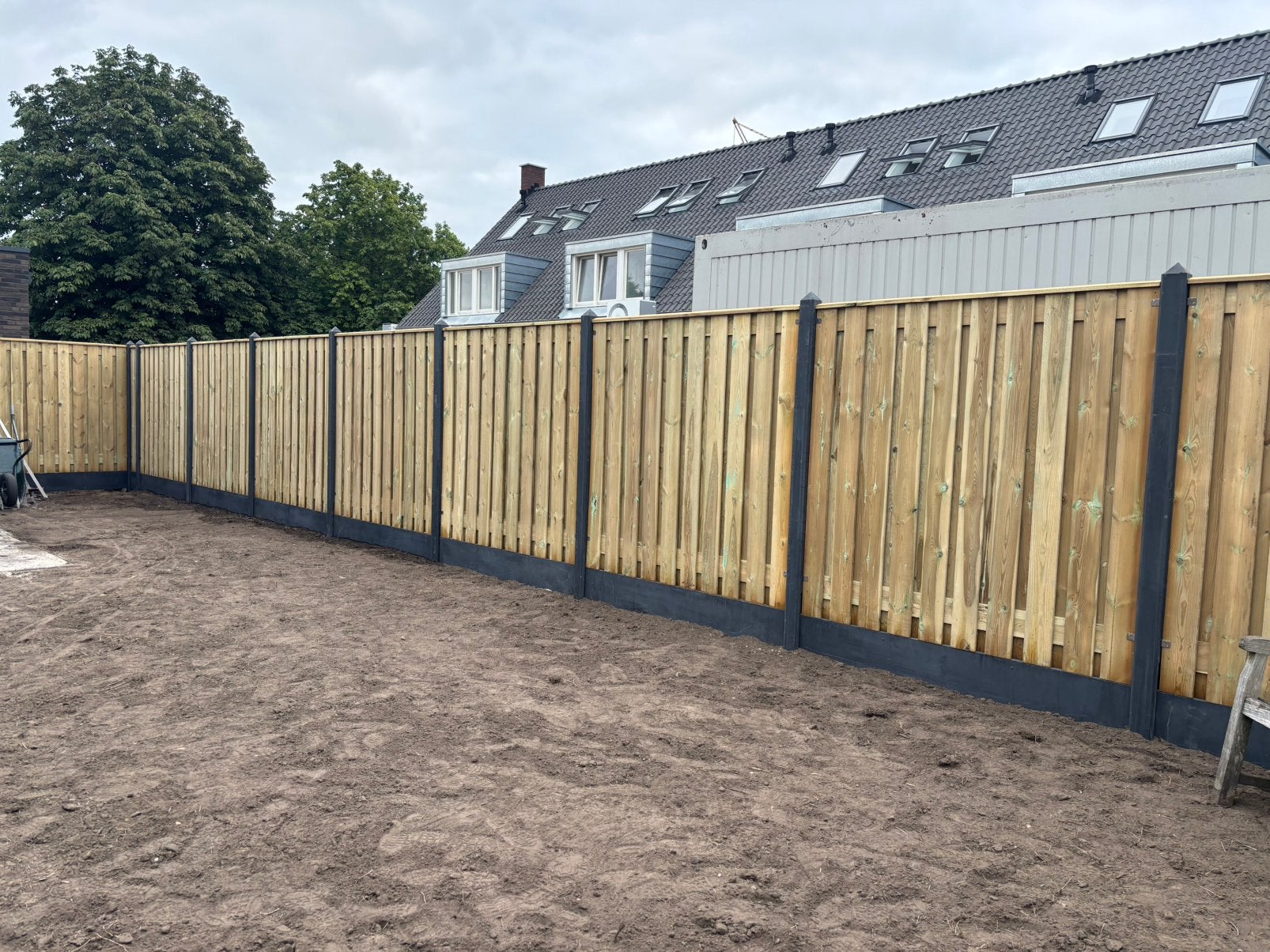 Grenen hout/beton schutting €110 per meter incl. Montage, Ophalen, 1 tot 2 meter, 6 meter of meer, Zo goed als nieuw