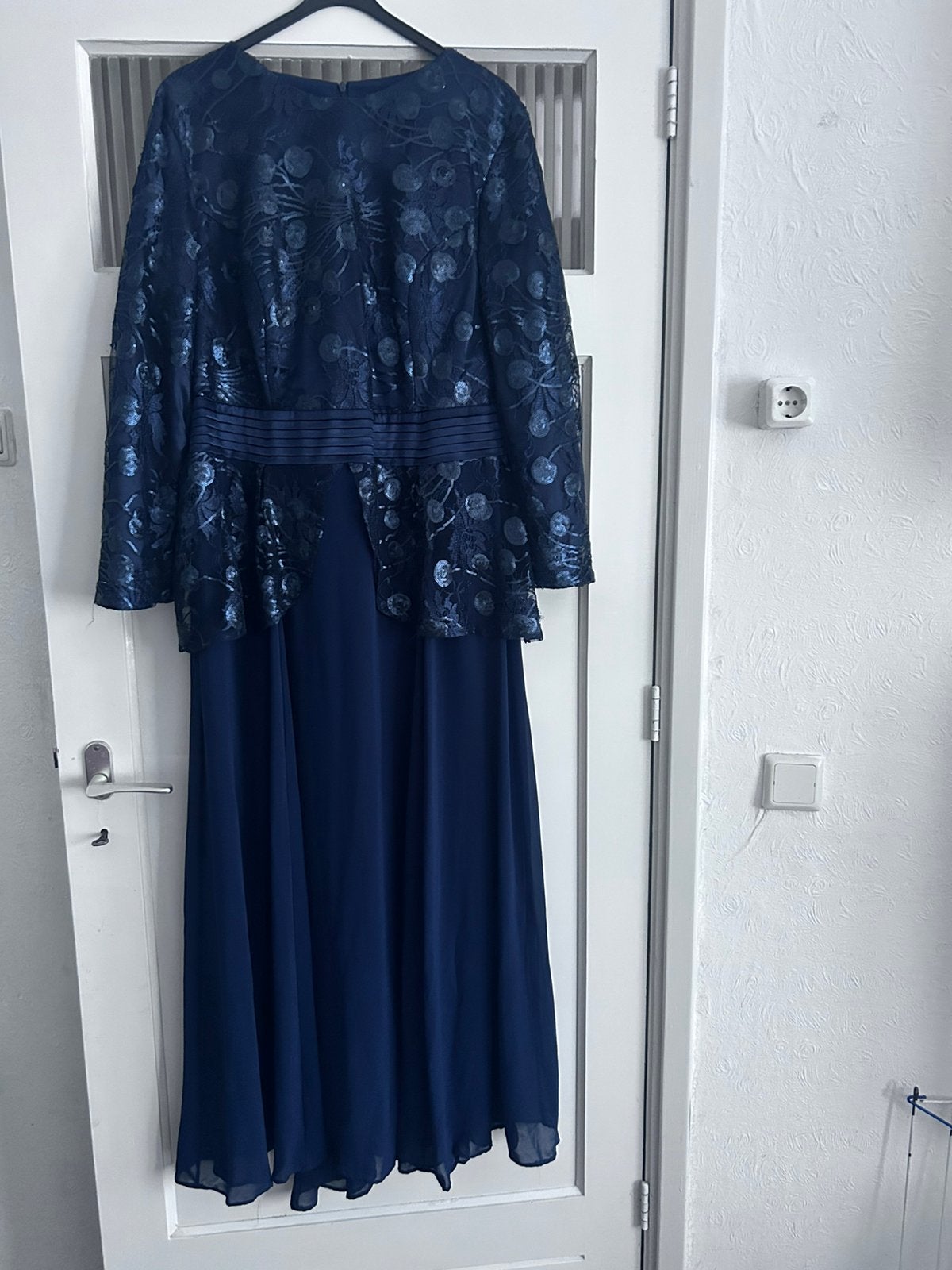 Avondjurk, Kleding | Dames, Ophalen of Verzenden, Zo goed als nieuw, Blauw, Galajurk