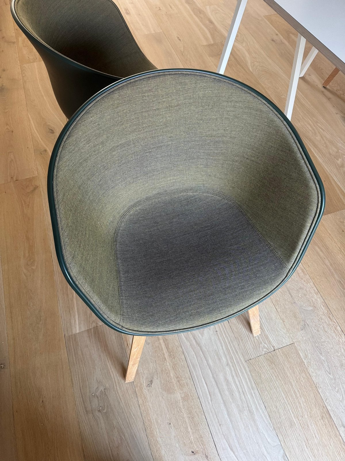 Twee Hay stoelen, Ophalen, Gebruikt, Twee, Modern