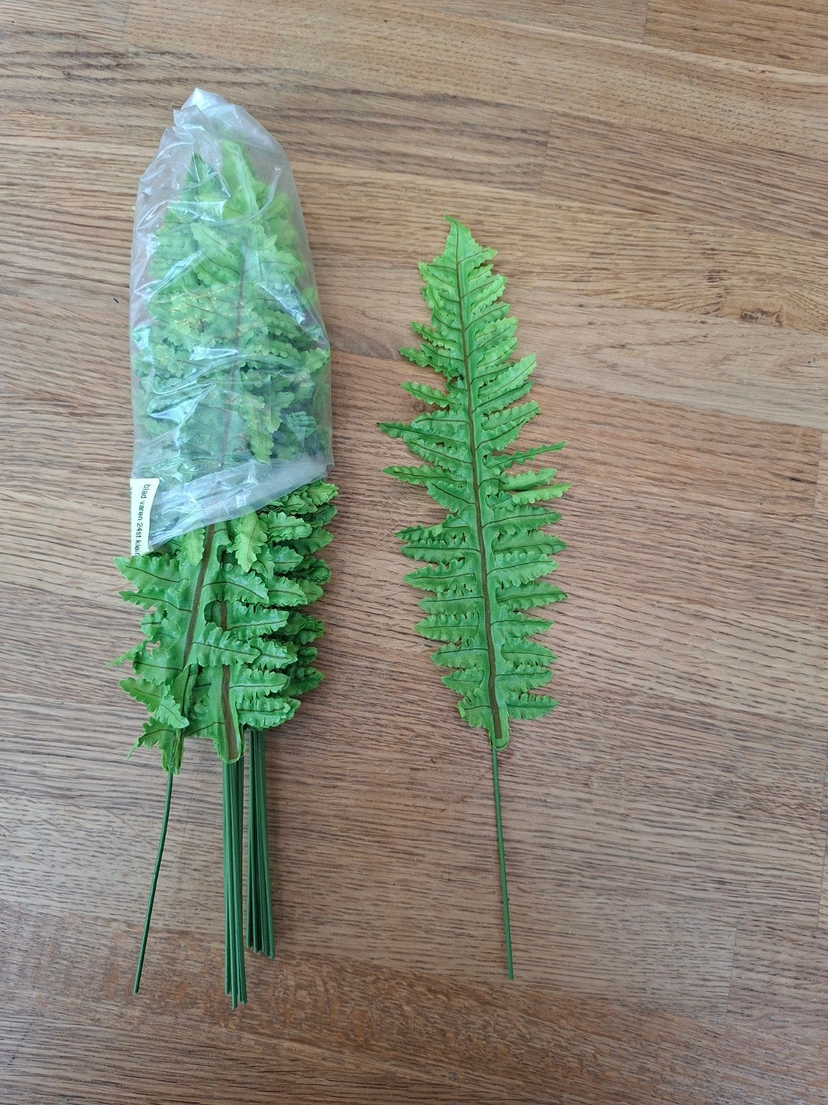 Nieuwe kunstvaren bladeren - 48 stuks, Huis en Inrichting, Woonaccessoires | Kunstplanten en Kunstbloemen, Binnen, Groen, Nieuw
