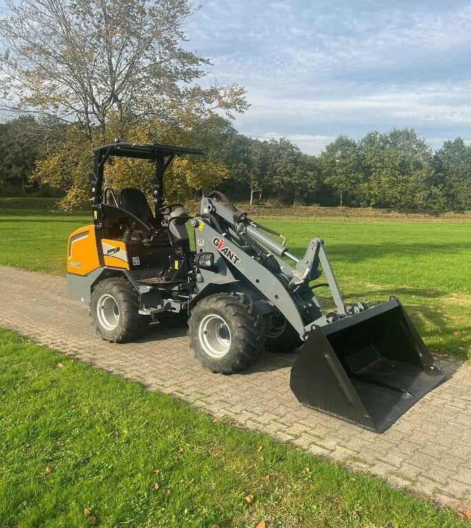Giant 2700 HD shovel - 2022 - 550 uur, Tobroco, Info@tobroco.nl, Sprendlingenstraat 57
5061 KM  Oisterwijk, Wiellader of Shovel