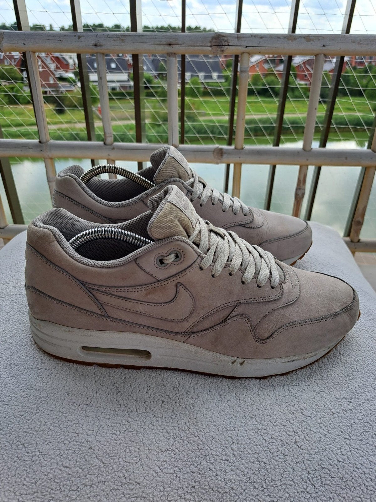 Nike Air Max 1 Premium Medium Grey / Gum, Ophalen of Verzenden, Gedragen, Overige kleuren