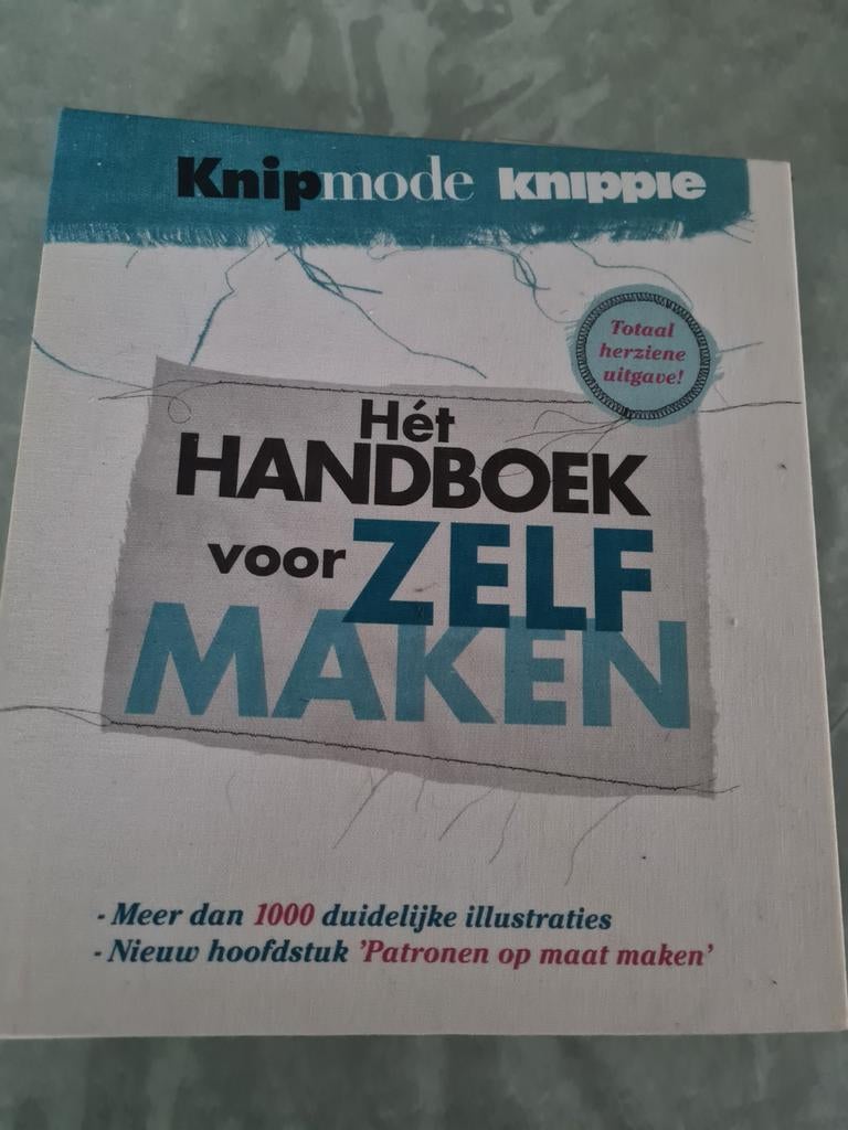 Knipmode Knippie: Hét Handboek voor Zelf Maken, Boeken, Ophalen, Zo goed als nieuw, Borduren en Naaien, Knipmode Knippie