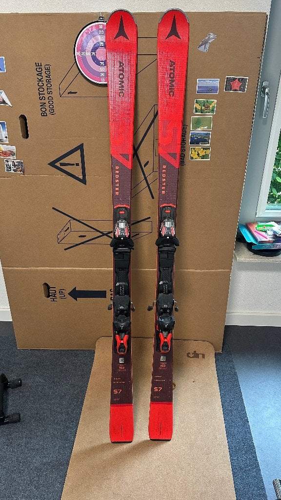 Atomic Redster S7 2023 163cm carve ski's + binding, Ophalen, 160 tot 180 cm, Gebruikt, Carve