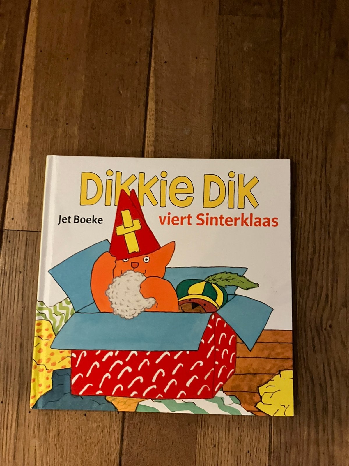 Dikkie dik boek viert sinterklaas, Ophalen of Verzenden, Zo goed als nieuw