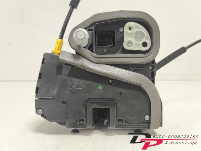 Deurslot Mechaniek 4Deurs rechts-voor van een Opel Astra, Gebruikt, -, -, Opel