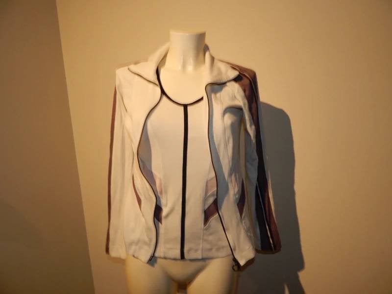 Marccain sports vest met bij passende top erbij N3/M
