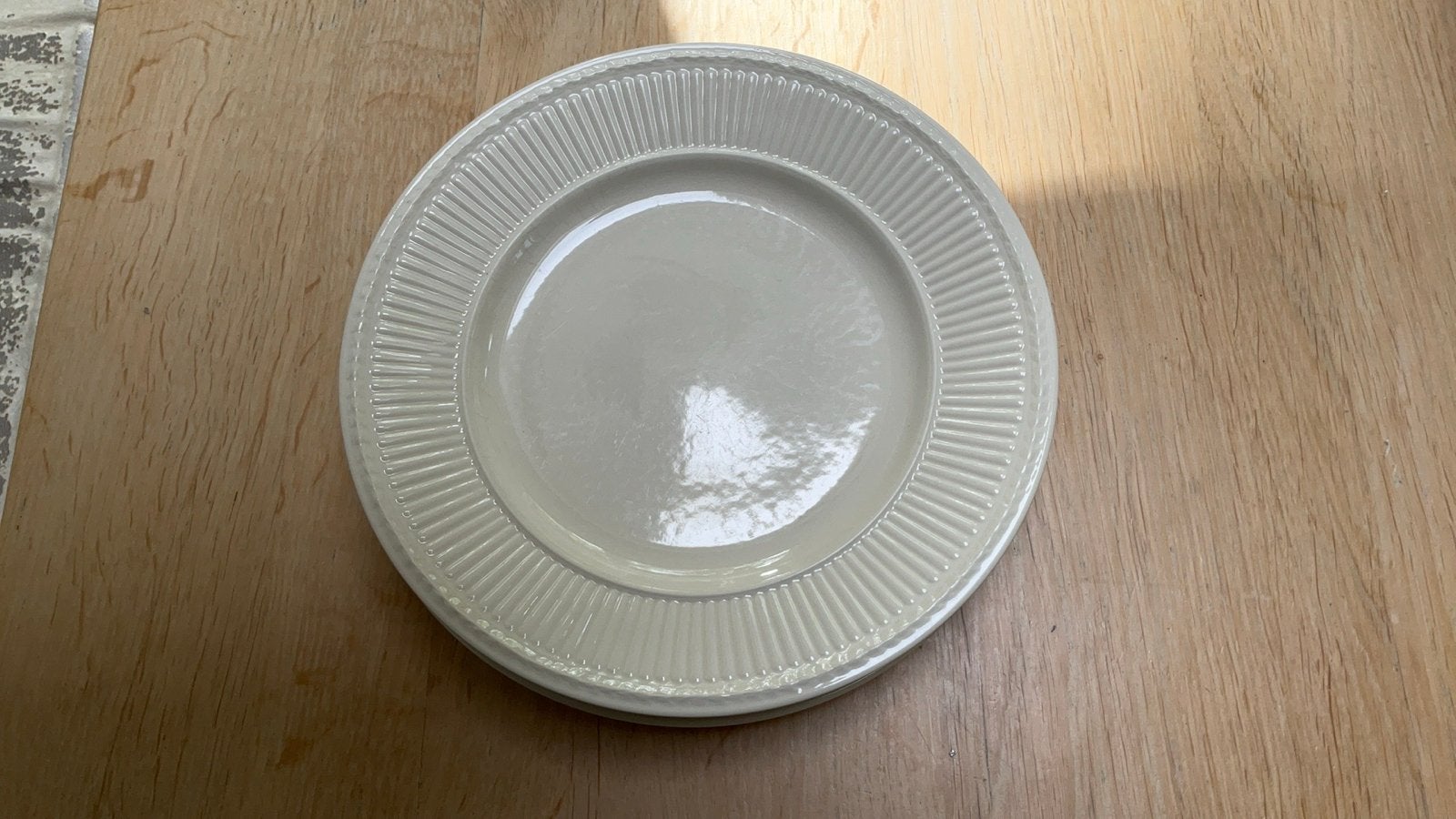 Set van 4 crèmekleurige Wedgwood borden, Gebruikt, Ophalen of Verzenden, Bord(en), Wedgwood