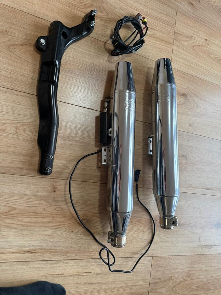 Harley Kesstech schakelbare uitlaten softail 107 M8 uitlaat, Motoren, Ophalen, Nieuw