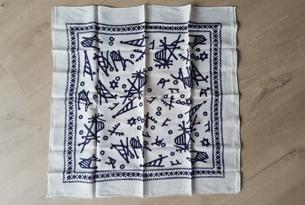 sjaaltje / bandana 50 x 50 cm. creme, Ophalen of Verzenden, Zo goed als nieuw, Maat 38/40 (M), Sjaal