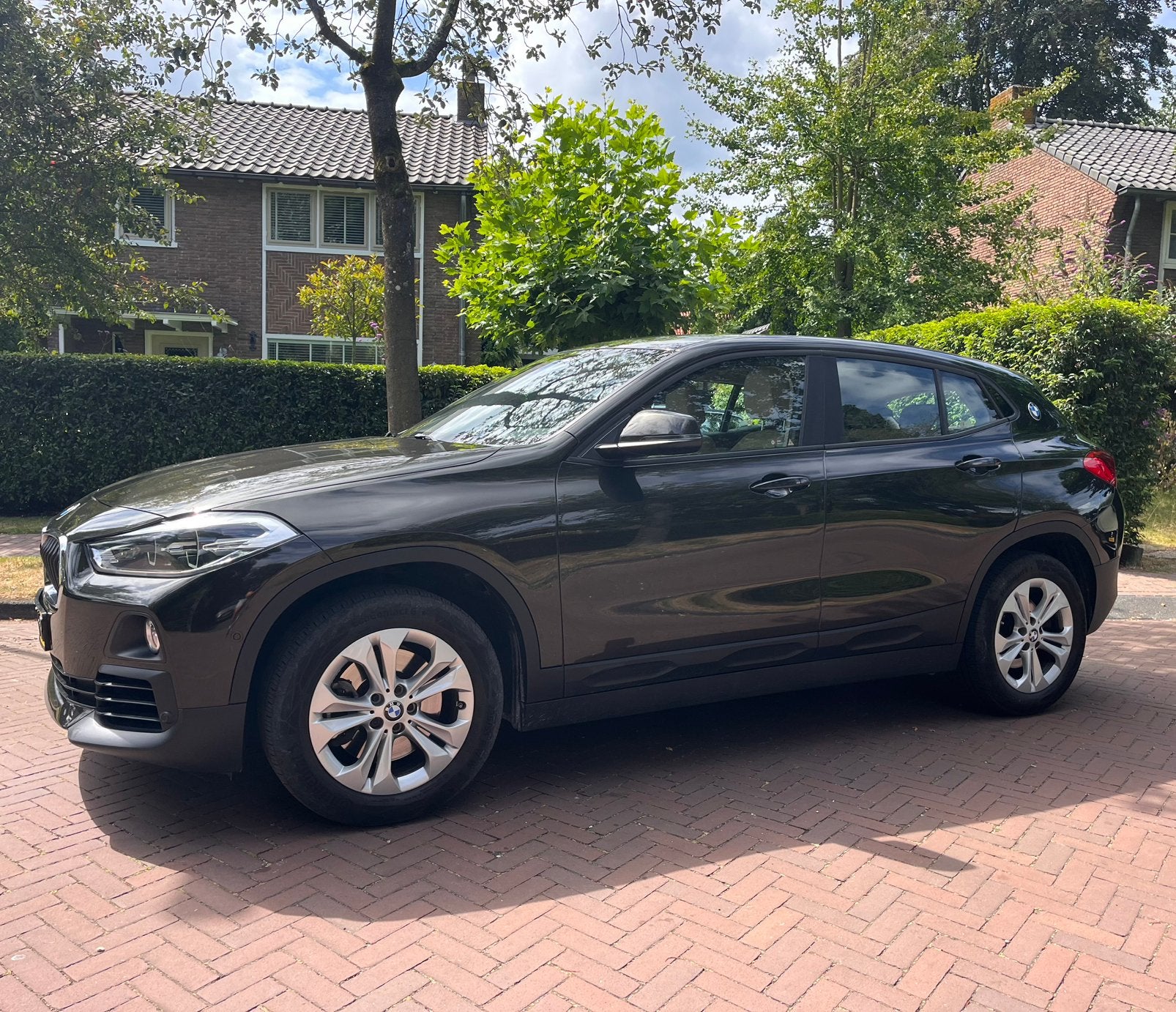BMW X2 Sdrive20i 192pk Aut 2019 dealeronderhouden  164dkm, Auto's, BMW, 1998 cc, X2, 1800 kg, Bruin