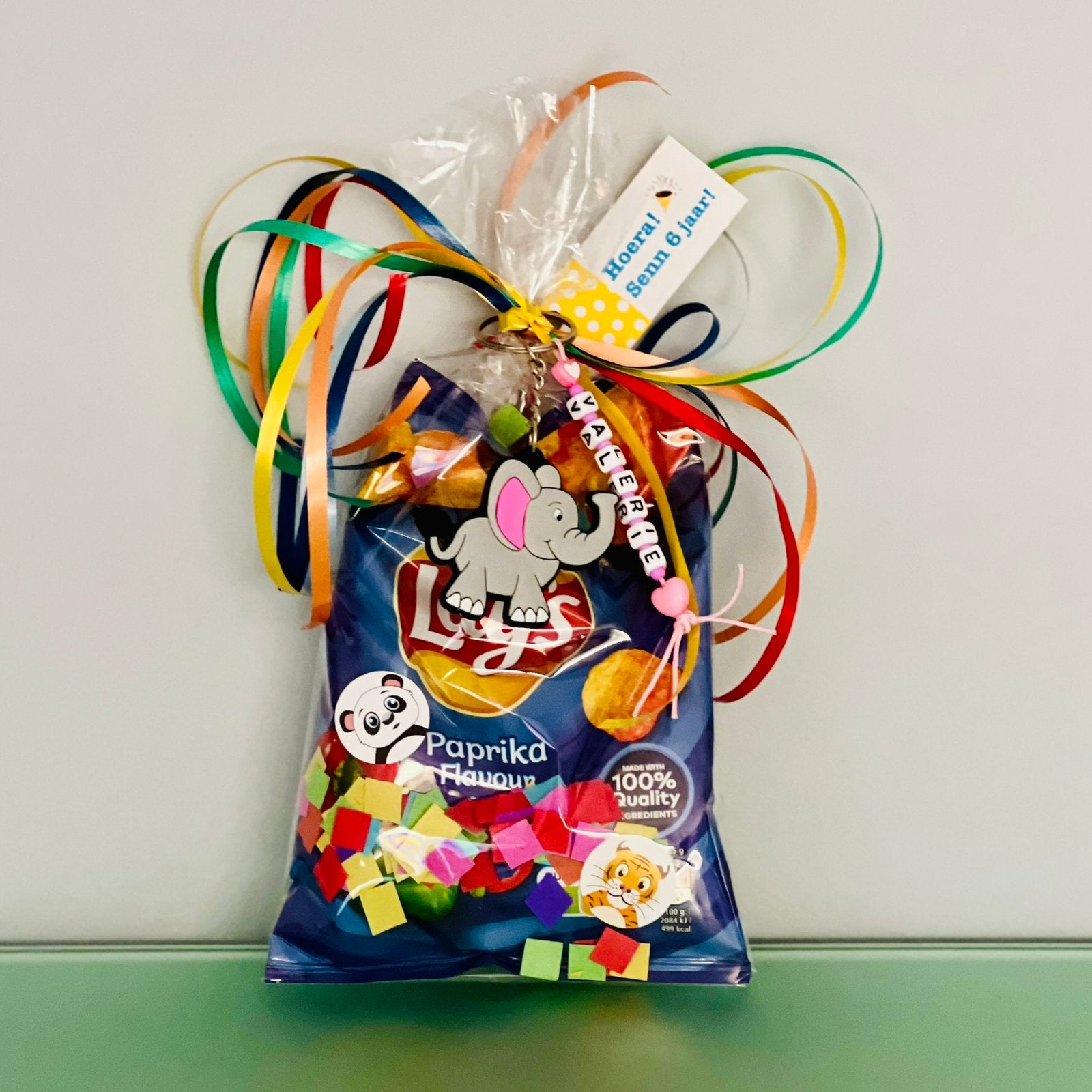 Complete school traktatie sleutelhanger met naam en chips, Ophalen of Verzenden, Nieuw, Feestartikel, Verjaardag