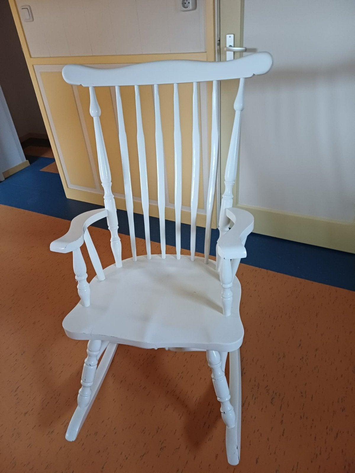 Mooie schommelstoel, Kinderen en Baby's, Kinderkamer | Tafels en Stoelen, Ophalen, Zo goed als nieuw, Stoel(en)