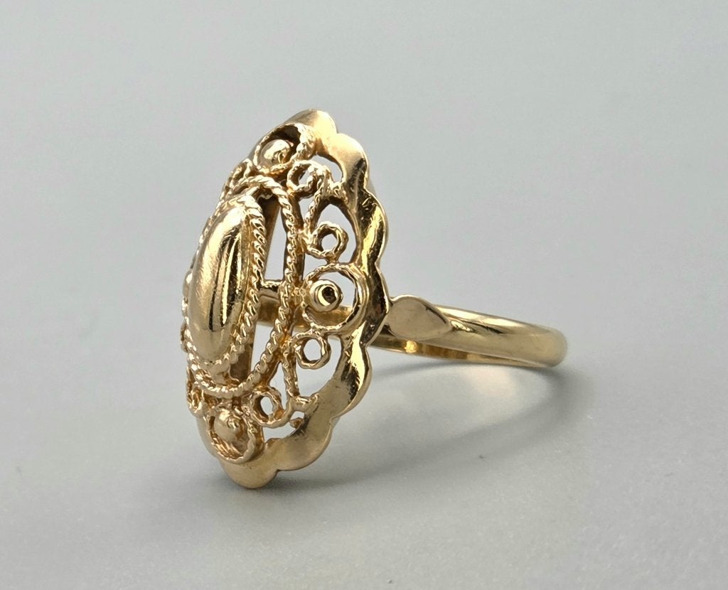 Antieke gouden bewerkte ring. 2026/541