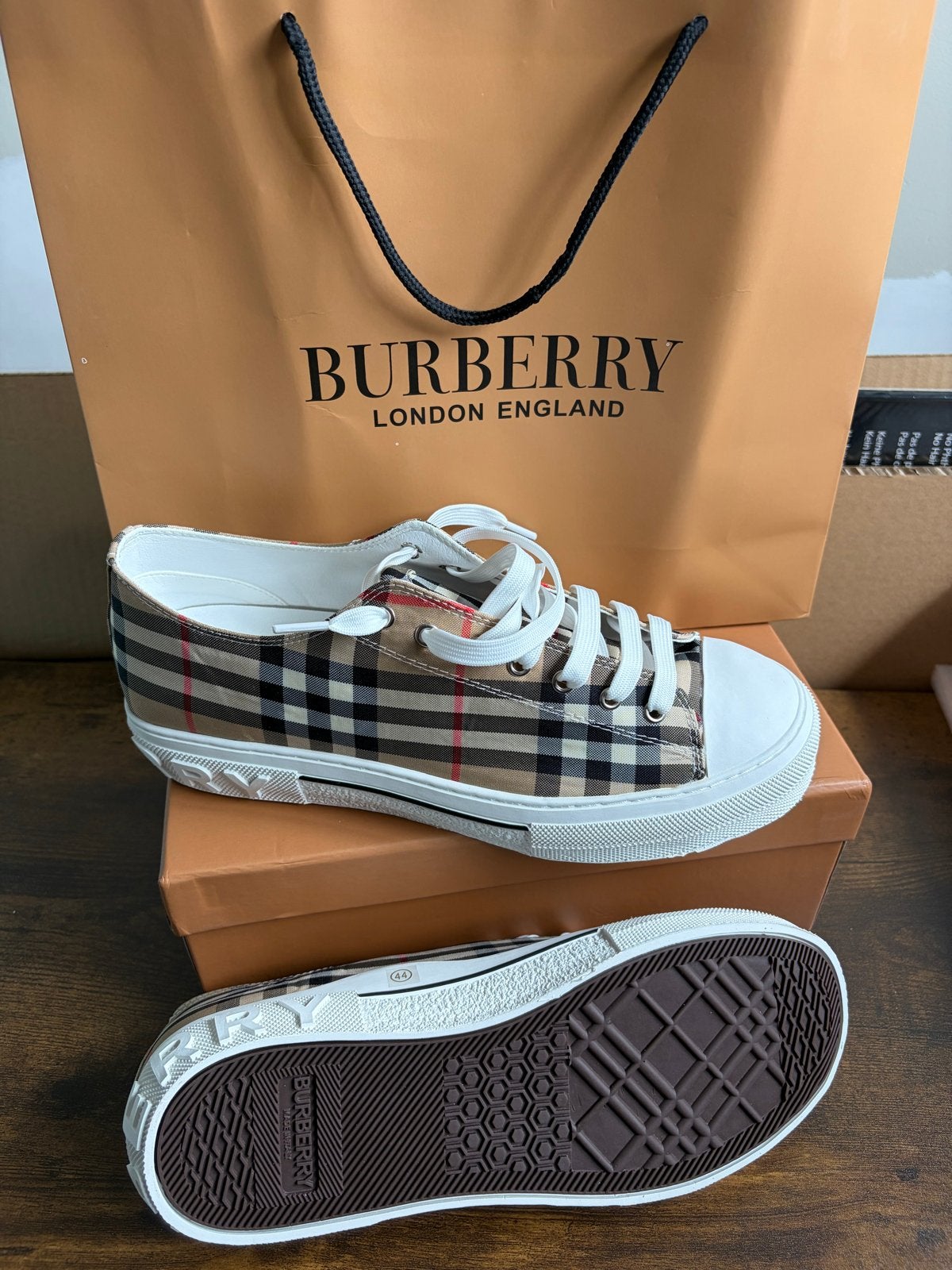 Burberry sneakers maat 43 nieuw in doos, Overige kleuren, Nieuw, Ophalen of Verzenden, Sneakers of Gympen