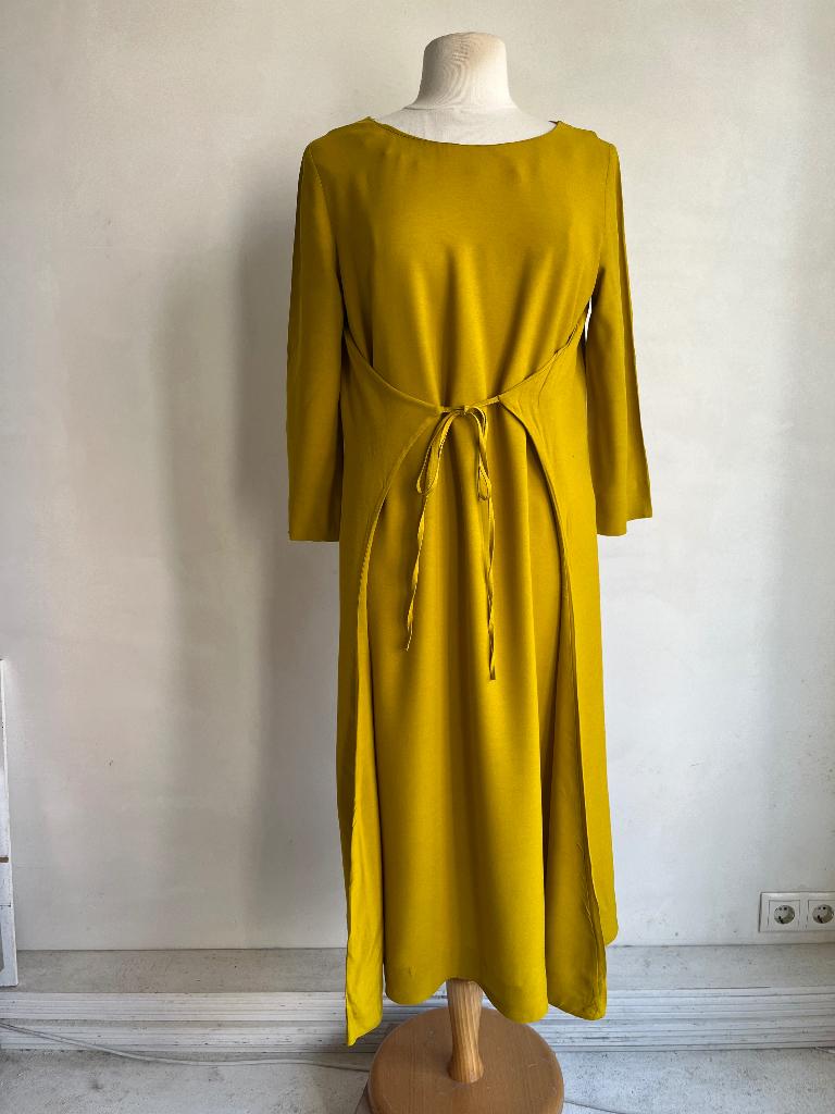 cos jurk mosterdgeel, Kleding | Dames, Jurken, Maat 38/40 (M), COS, Verzenden, Geel