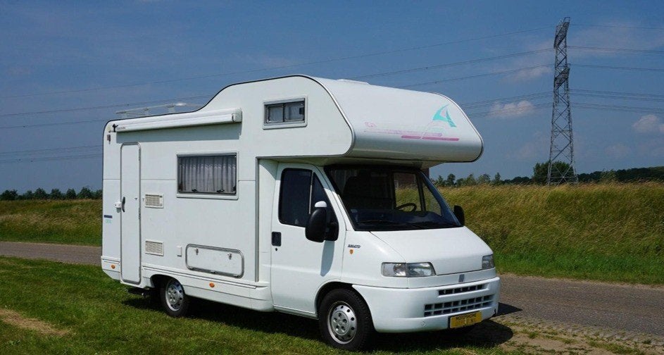Adria adriatic 580 dx, Chemisch toilet, Alkoof, Ringverwarming, Startonderbreker
