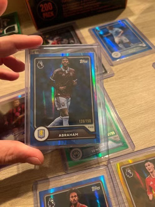 Topps Premier League 26/27 Tammy Abraham Parallel 128/150, Verzenden, Nieuw, Buitenlandse clubs, Spelerskaart