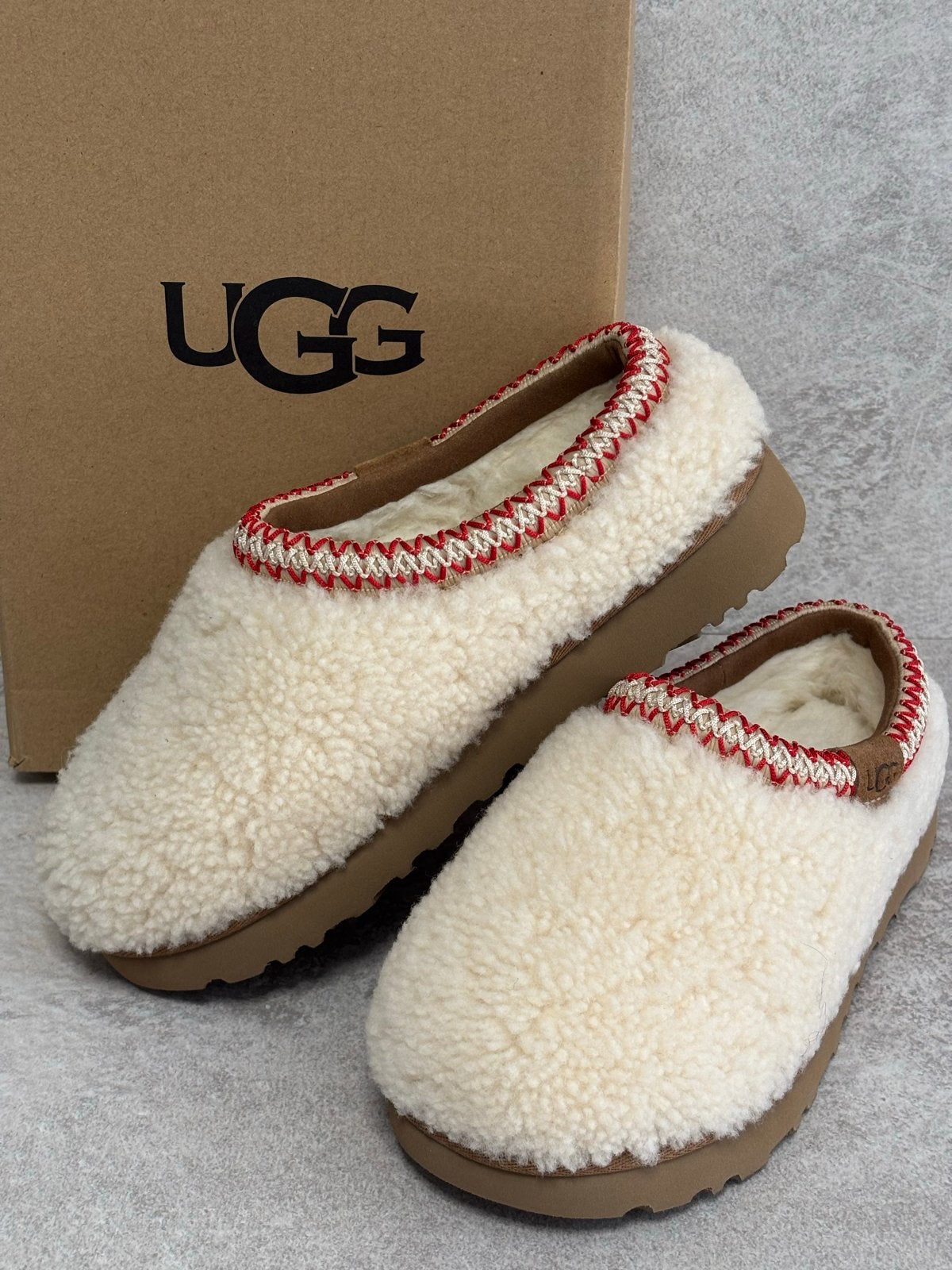 Nieuwe UGG Tasman Maxi Curly Pantoffels - Maat 36 - 0610, Kleding | Dames, Schoenen, Beige, Nieuw, Ophalen of Verzenden, Pantoffels of Sloffen