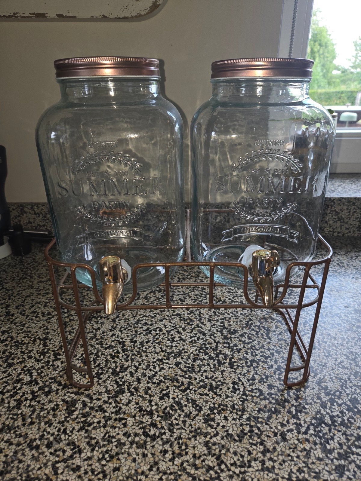 Drankdispenser set van 2 met standaard - Glas en koper, Huis en Inrichting, Keuken | Keukenbenodigdheden, Ophalen, Meerkleurig