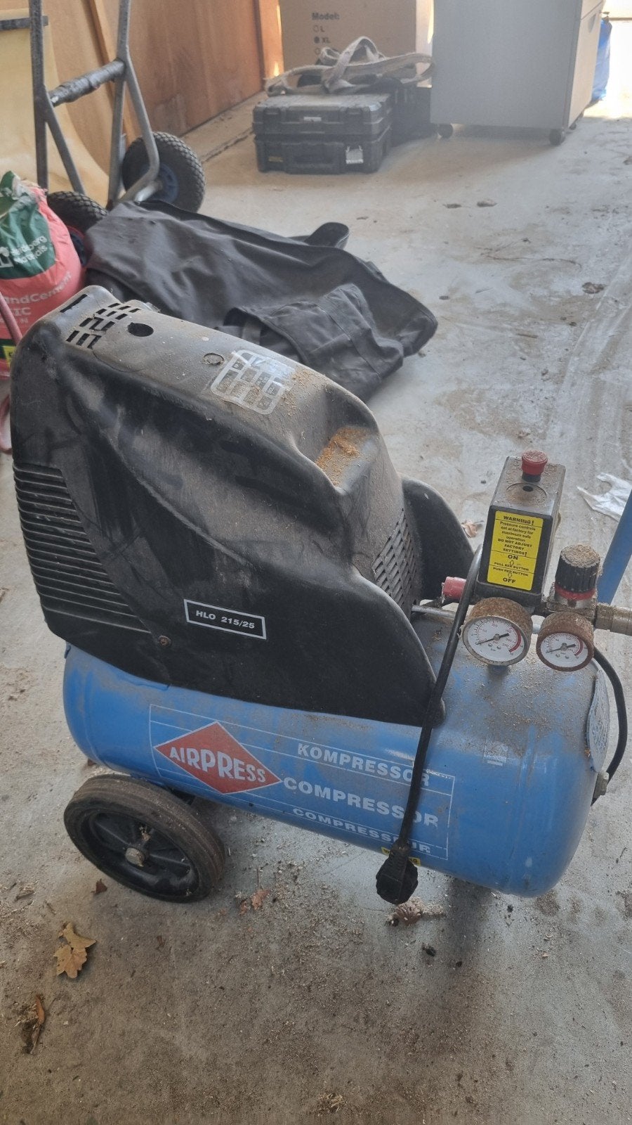 Airpress Compressor HLO 215/25 - Ophalen doe een bod, Ophalen