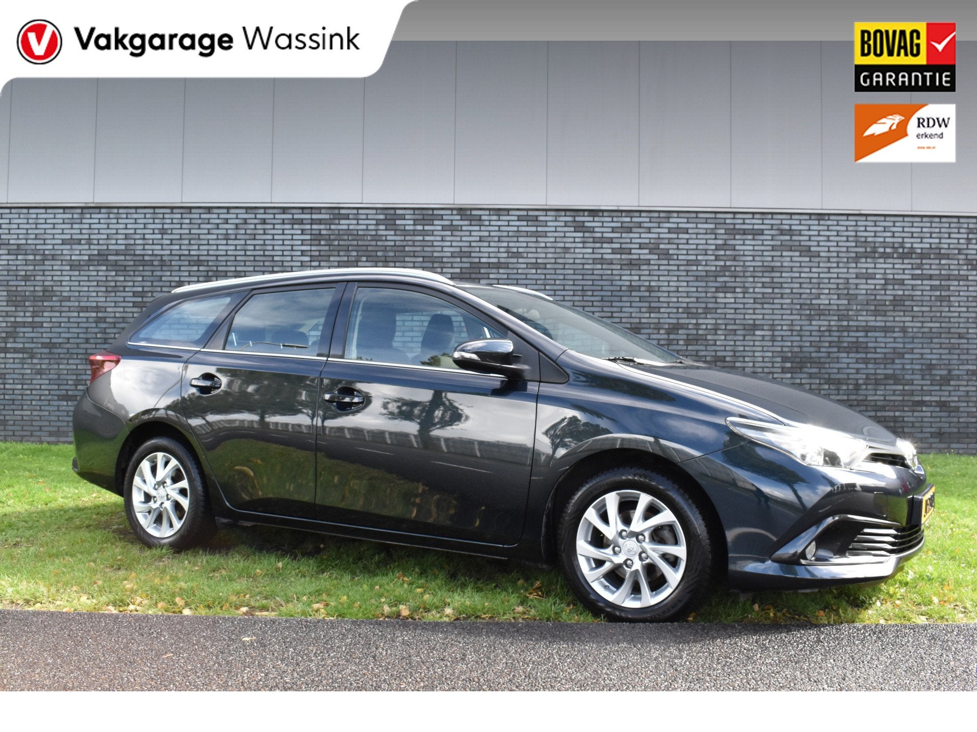 Toyota Auris Touring Sports 1.2T Aspiration Limited Navi Tre, Gebruikt, Euro 6, 4 cilinders, 116 pk