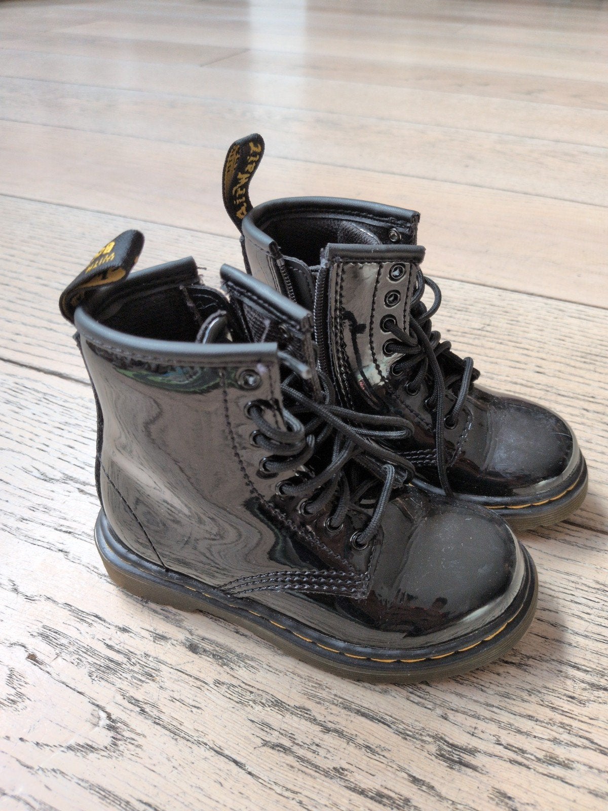 Dr. Martens laarzen maat 24 - Zwart lak, Ophalen, Dr. Martens, Gebruikt, Meisje