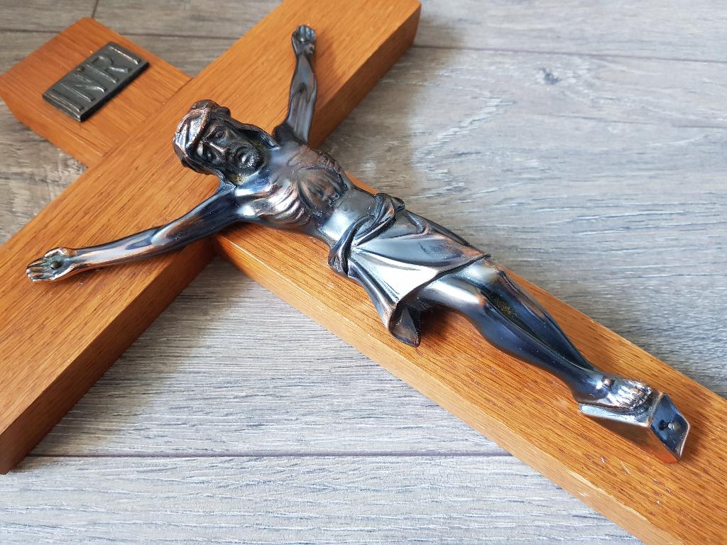 Eiken kruis met Jezus - figuur -- tekst : INRI, Ophalen of Verzenden, Zo goed als nieuw, Beeld(je), Christendom | Katholiek