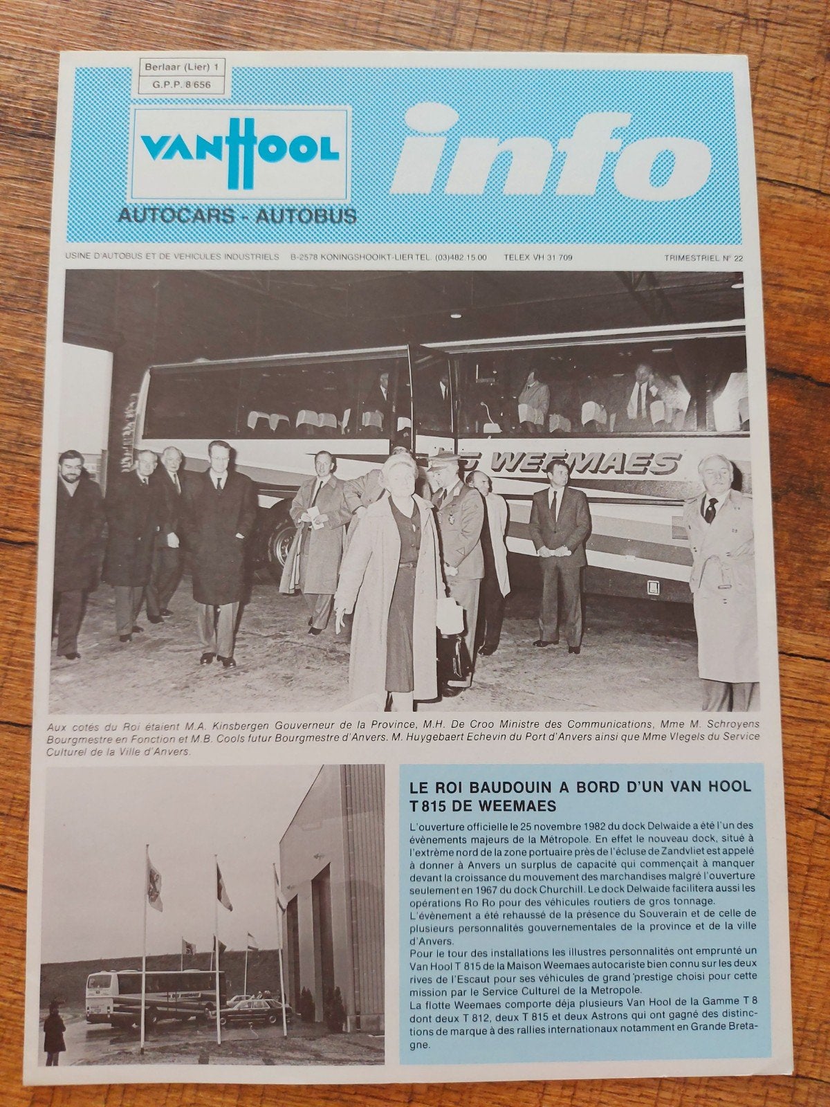 Van Hool bus info folder franstalig, Boeken, Auto's | Folders en Tijdschriften, Ophalen of Verzenden, Zo goed als nieuw, Overige merken