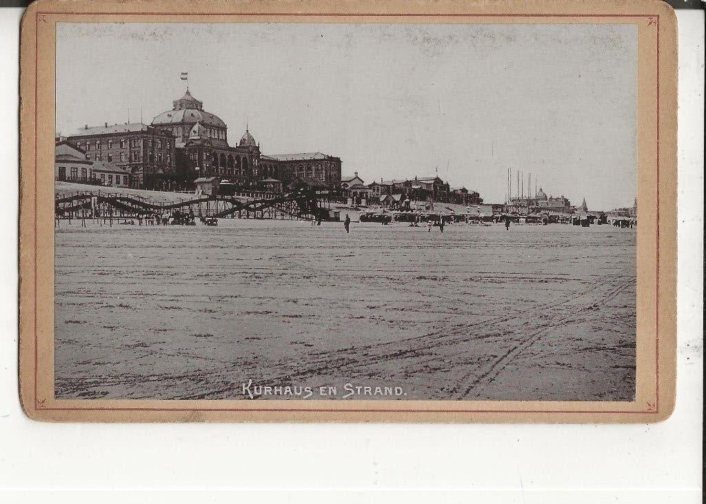 Scheveningen Kabinetsfoto Kurhaus en strand, Ophalen of Verzenden, Voor 1920, Ongelopen, Zuid-Holland