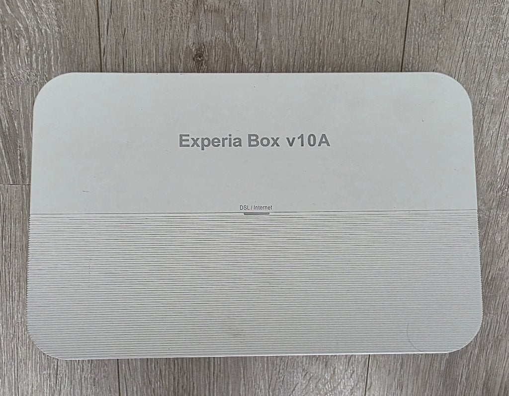 Experia Box v10A Router/Modem, Computers en Software, Routers en Modems, Ophalen of Verzenden, Zo goed als nieuw, Router met modem
