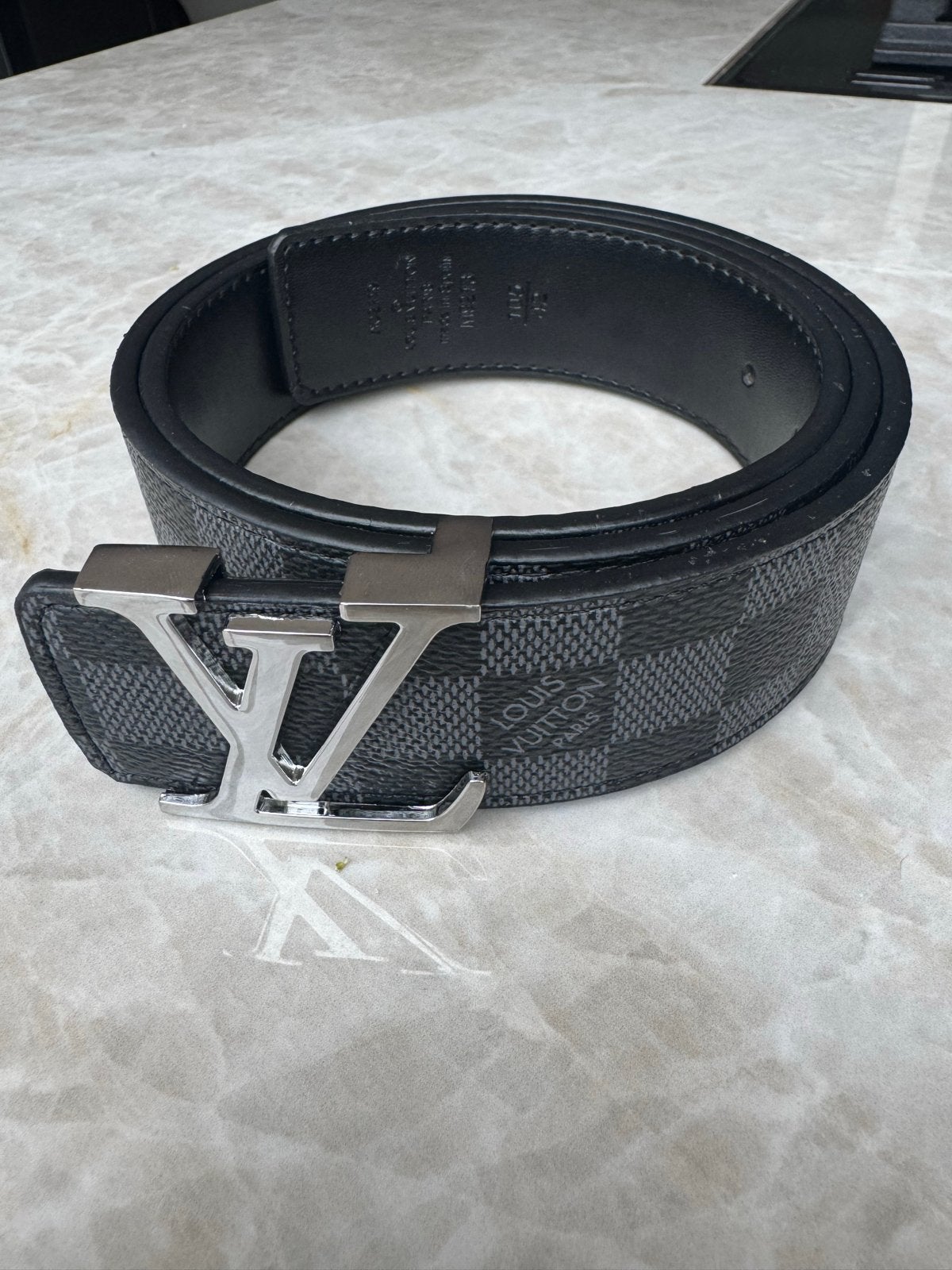 ‼️ €29,99 ‼️ Louis Vuitton Riem - Damier Graphite - Nieuw, Overige kleuren, Verzenden, Echt leder, Nieuw