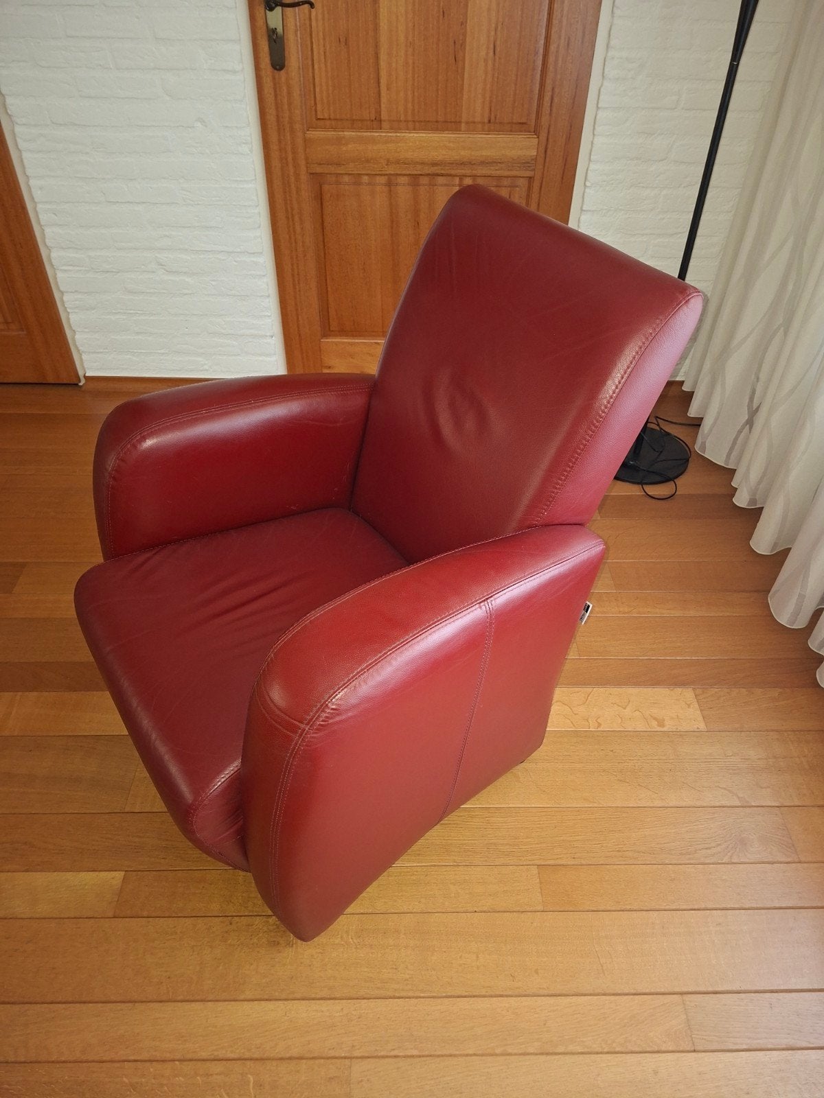Mooie gebruikte rode fauteuil Casa Italia TEAB, Ophalen, Gebruikt, 75 tot 100 cm, Italiaans design