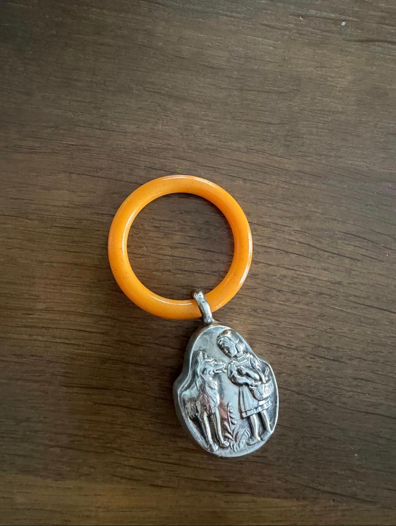 Vintage Roodkapje en de Wolf rammelaar, Antiek en Kunst, Ophalen