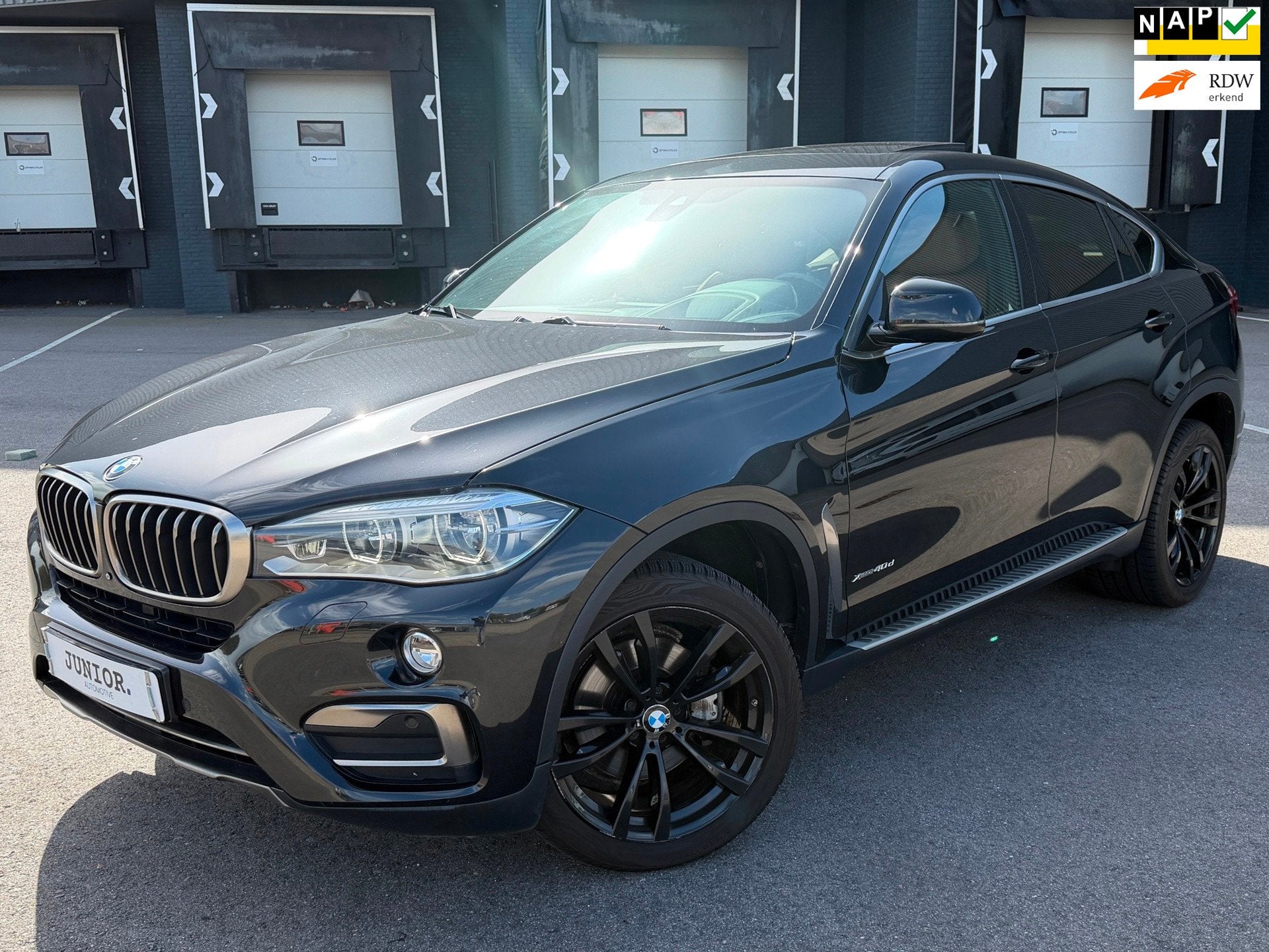 BMW X6 XDrive40d High Executive PANO/HEAD-UP/LEDER/360CAMERA, Auto's, Gebruikt, 2993 cc, 2080 kg, Zwart