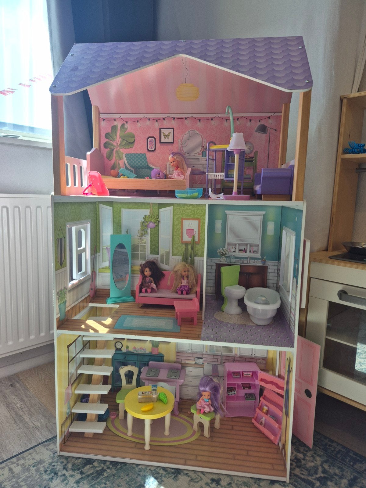 Mooi Poppenhuis 1 meter hoog met toebehoren, Ophalen