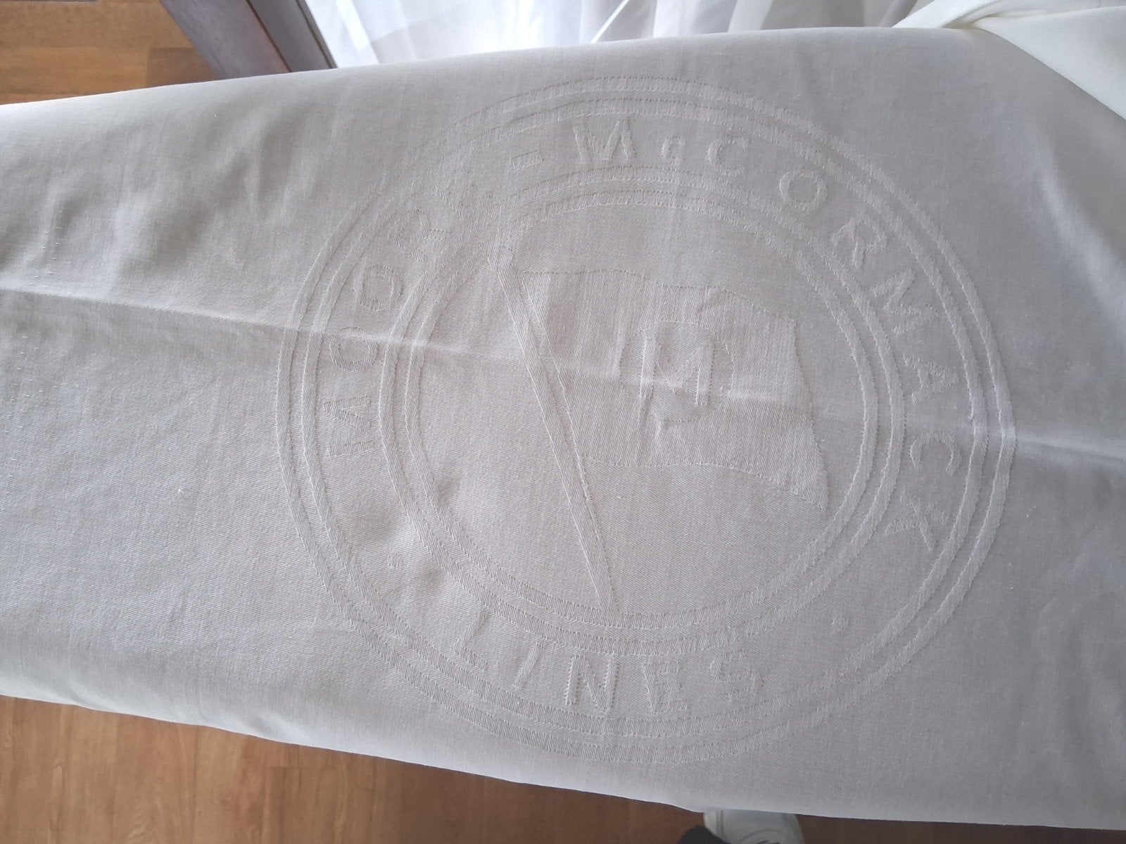 Royaal wit damast tafellaken met monogram scheepvaart, Ophalen of Verzenden, Wit, Tafelkleed of Tafelzeil